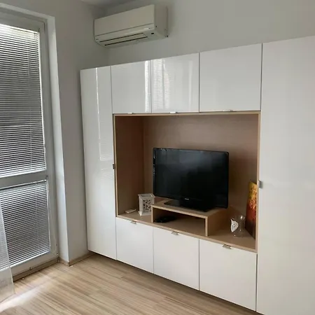 Chic & Cozy Beige Апартаменты Братислава