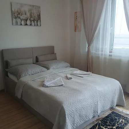 Chic & Cozy Beige דירה ברטיסלאבה