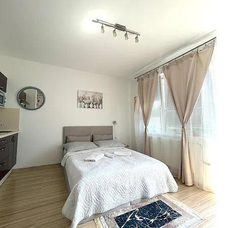 דירה Chic & Cozy Beige ברטיסלאבה