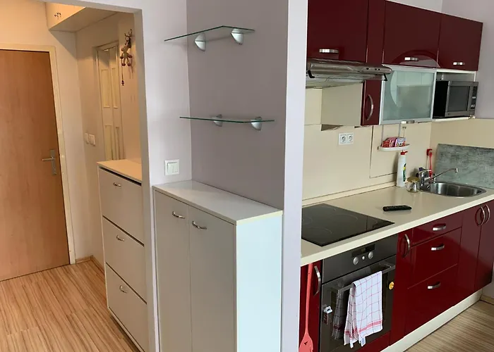 Chic & Cozy Beige Apartamento Bratislava
