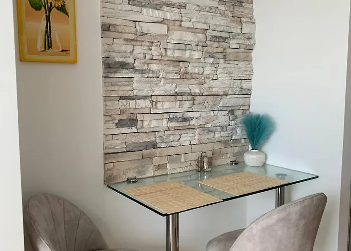 Chic & Cozy Beige Apartamento Bratislava